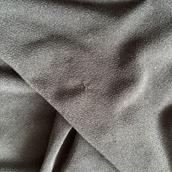 Banana Republic Sleeveless Black Criss Cross Front Top - Size Small - Picture 5 of 7